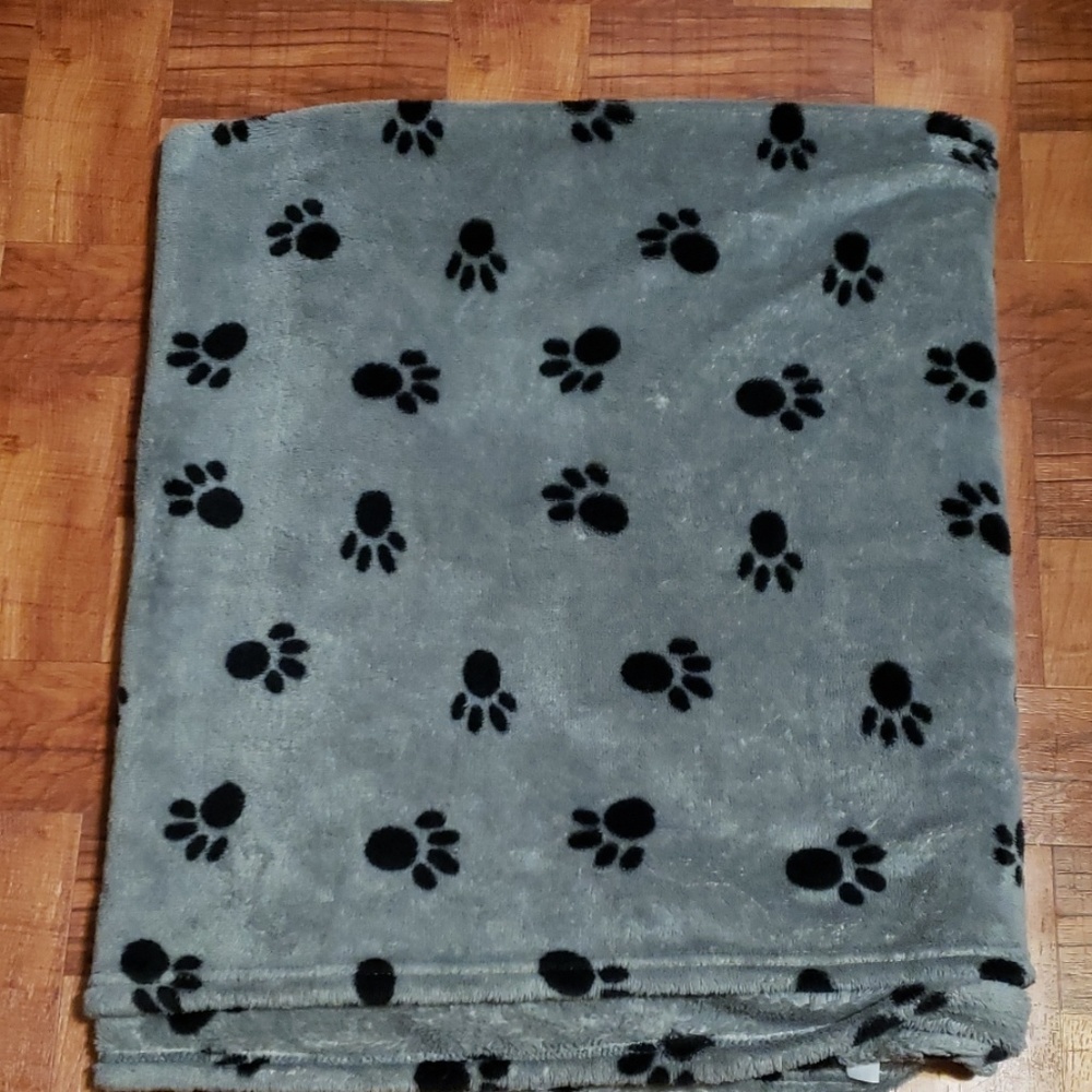 Gently used blanket